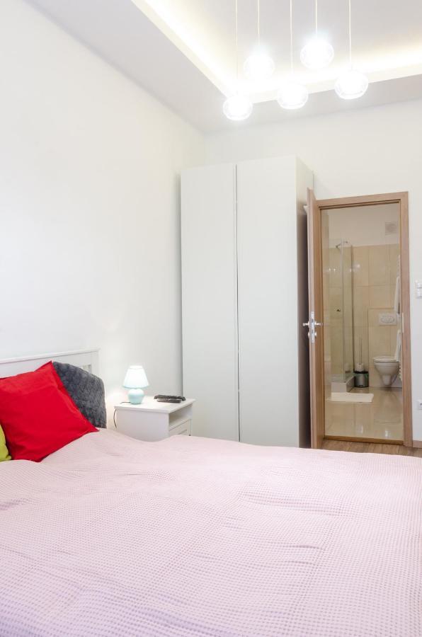 3 En Suit Bedroom Flat In The Main Centre For 6Ppl, 3Bdr,3Bthr,Ac Будапешт Екстер'єр фото
