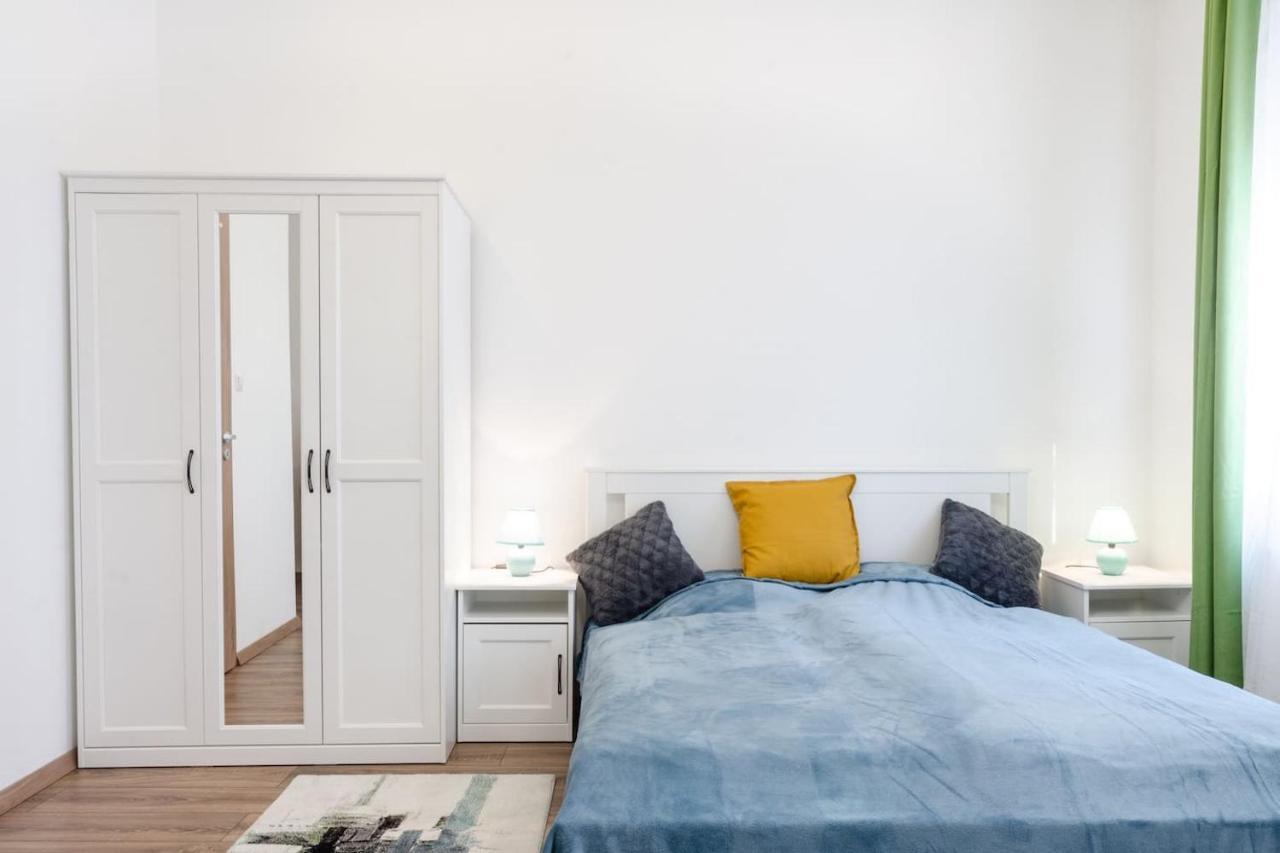 3 En Suit Bedroom Flat In The Main Centre For 6Ppl, 3Bdr,3Bthr,Ac Будапешт Екстер'єр фото