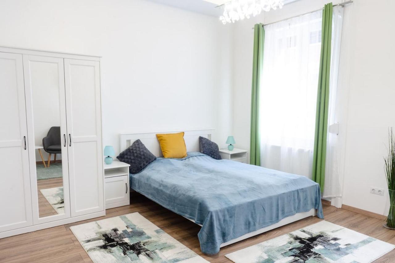 3 En Suit Bedroom Flat In The Main Centre For 6Ppl, 3Bdr,3Bthr,Ac Будапешт Екстер'єр фото