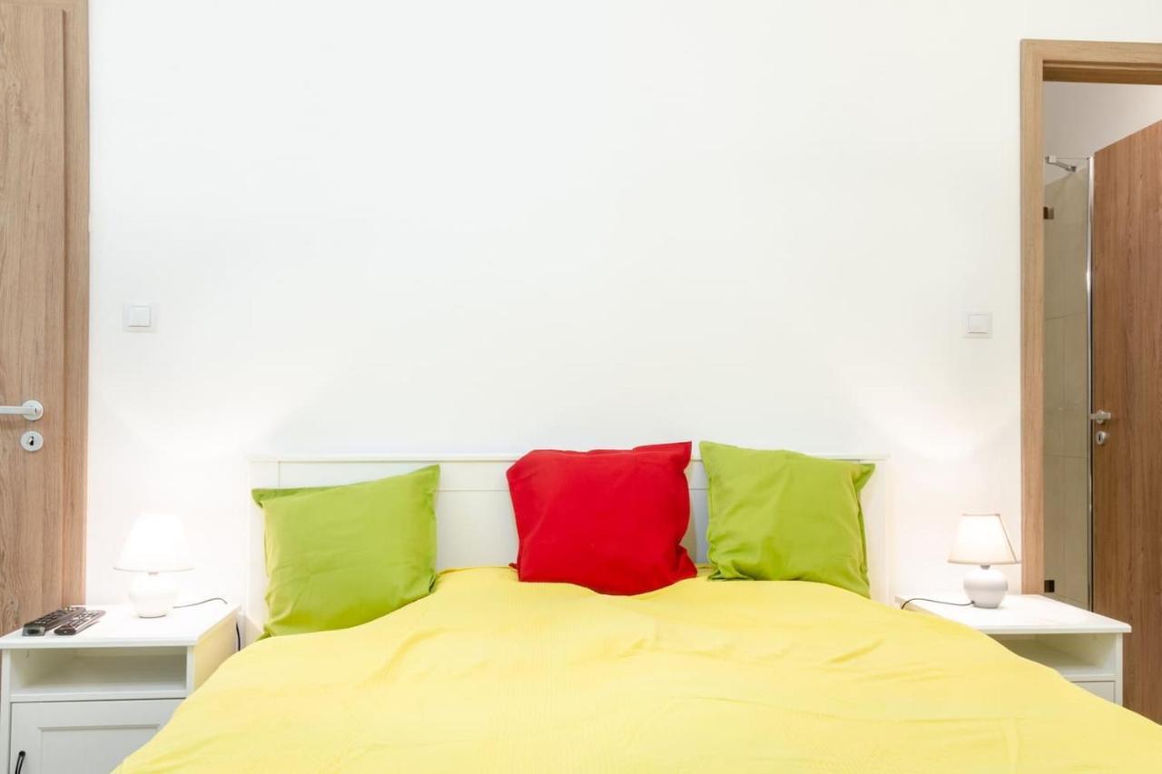 3 En Suit Bedroom Flat In The Main Centre For 6Ppl, 3Bdr,3Bthr,Ac Будапешт Екстер'єр фото